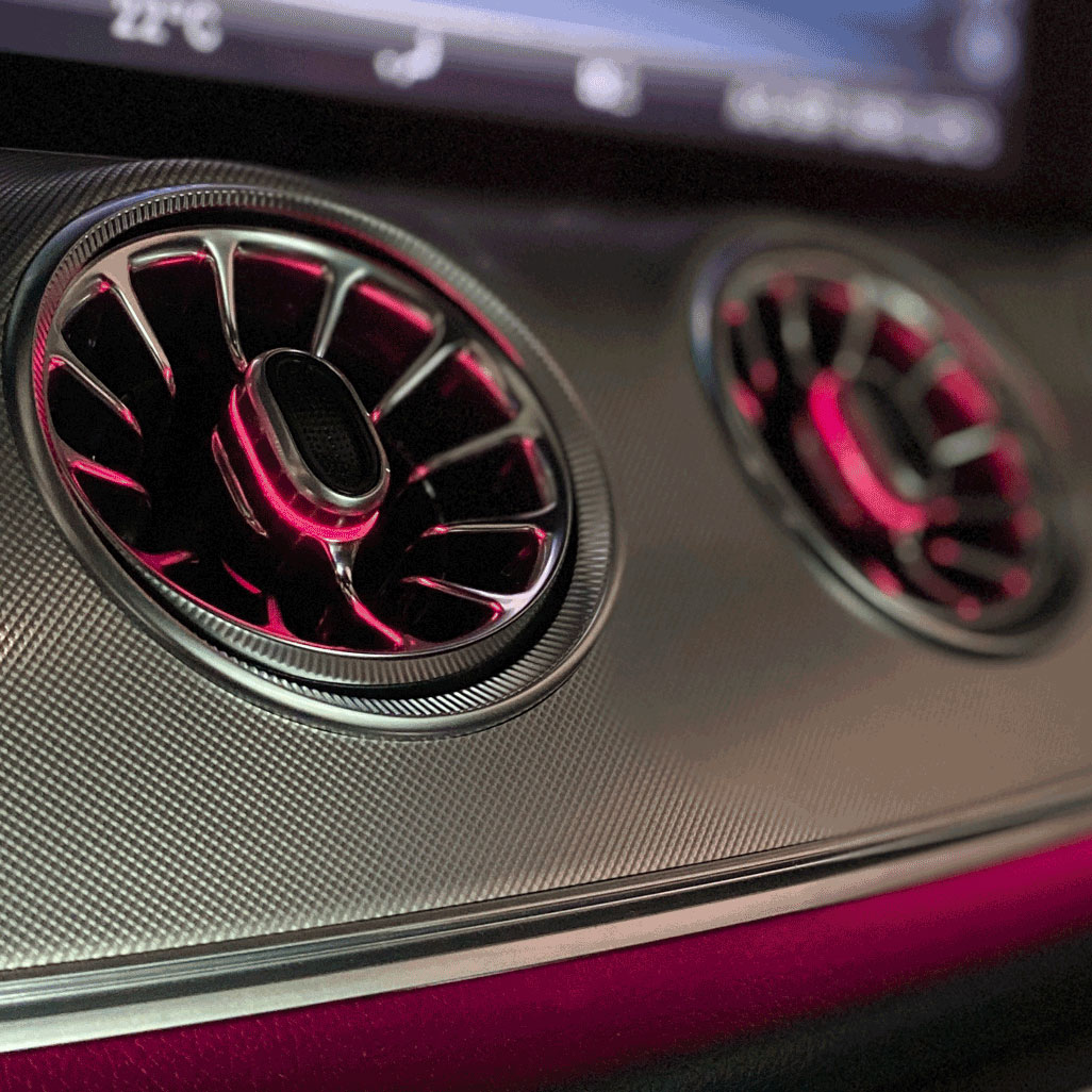 Beleuchteten Luftdüsen in Turbinen-Optik